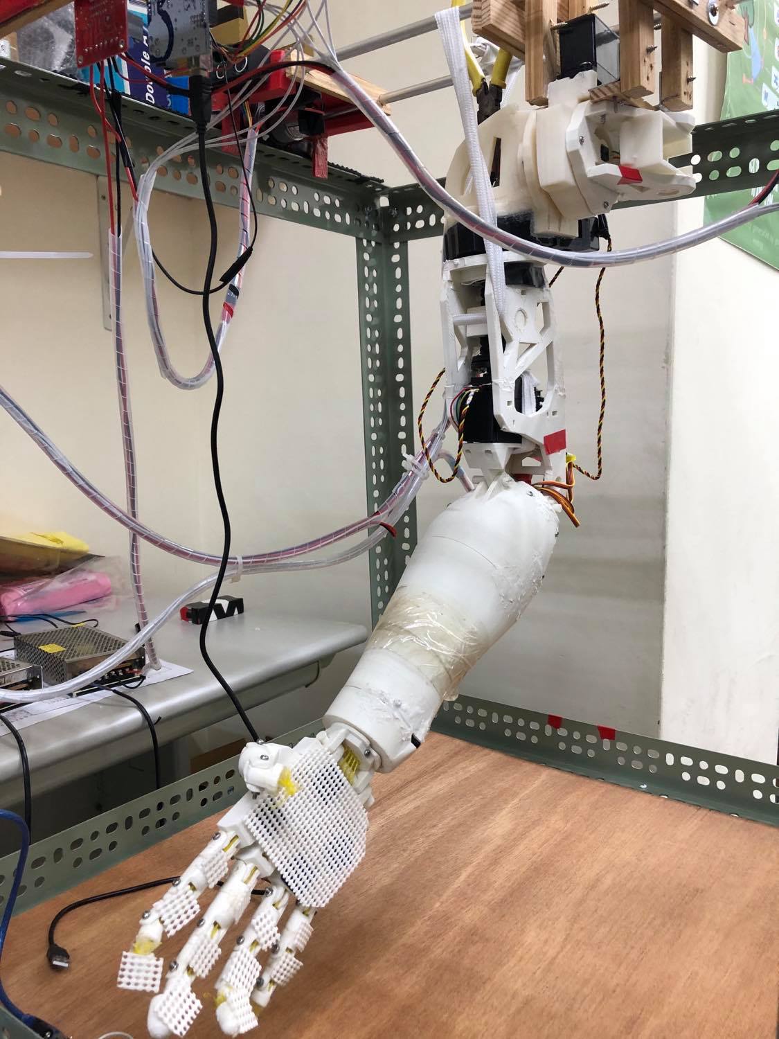 The Control Development of Humanoid Robotic Arm Based on Deep Learning