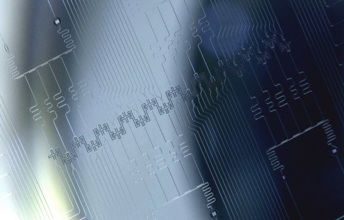 20位元超導量子電腦建構與量子晶片製程開發